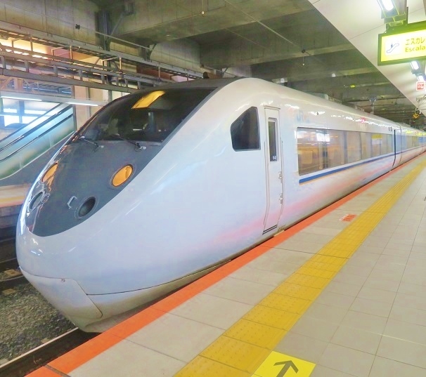 681系2000番台「スノーラビット」の変遷: Express Travel Blog